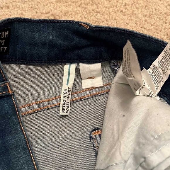 Garage Premium Denim Shorts Size 5 - Picture 4 of 4